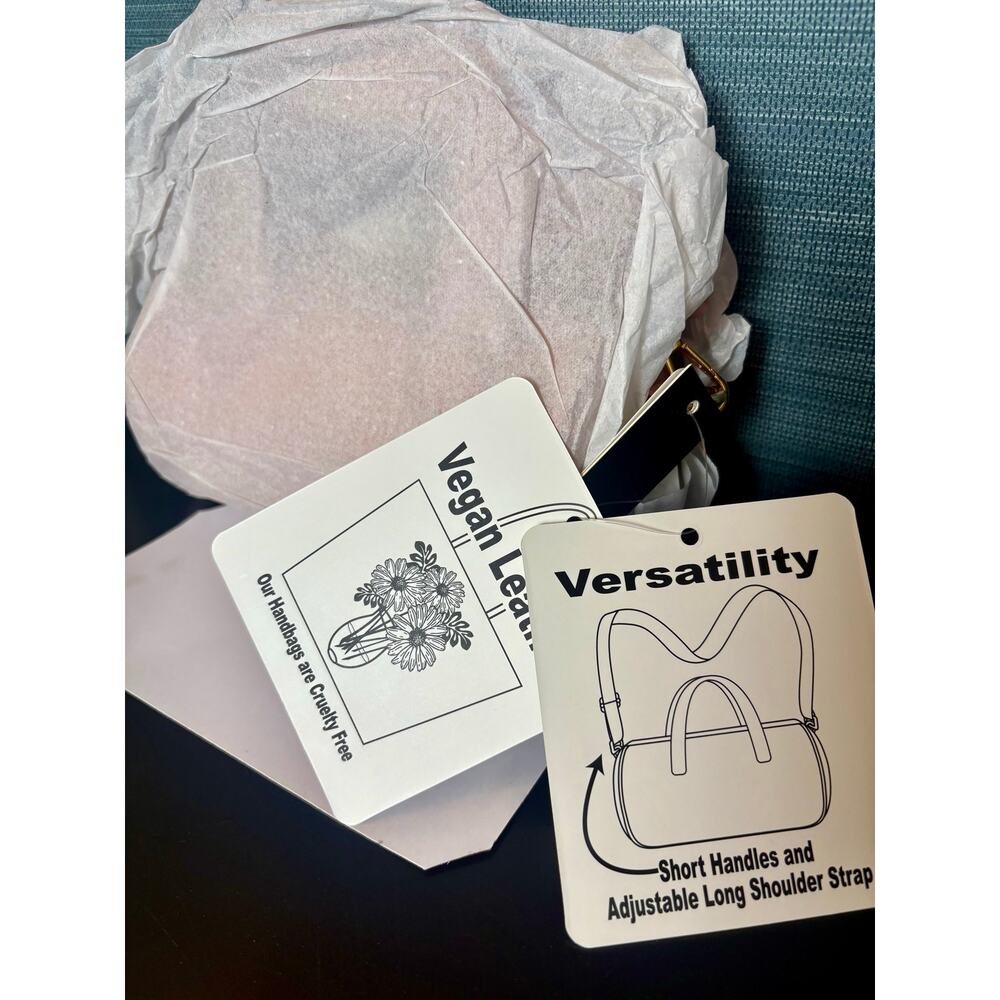 NWT - XOXO Mini Pink Barrel Bag - Vegan Leather - Picture 4 of 8